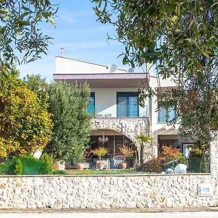 Villa Mara Με Ιδιωτική Παραλία Loutra Elevtheron Exterior photo