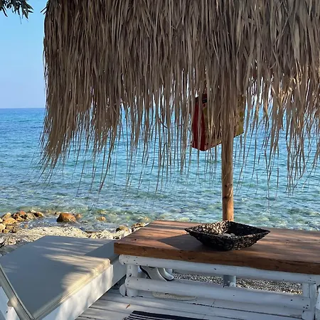 Villa Mara Με Ιδιωτική Παραλία Loutra Elevtheron Exterior photo