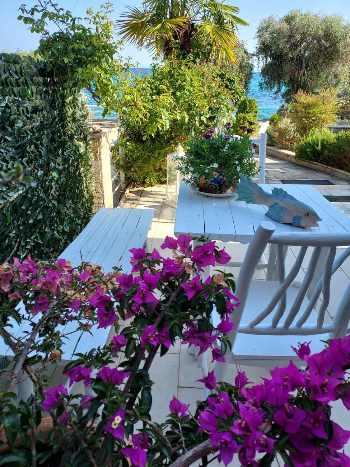 Сasa de vacaciones Mara με ιδιωτική παραλία Loutra Elevtheron